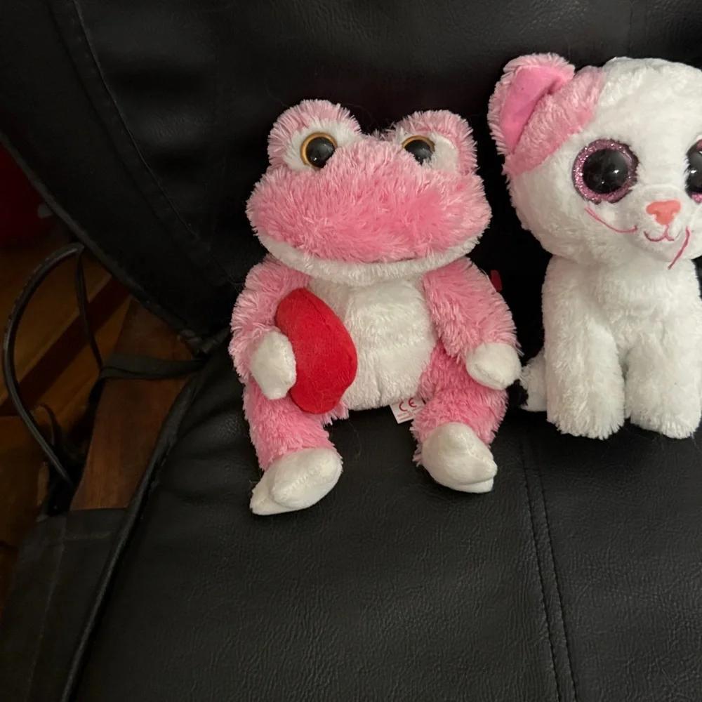 Two Ty Beanie Babies Selling as set Pink and White Plush Frog and Cat Toy Set